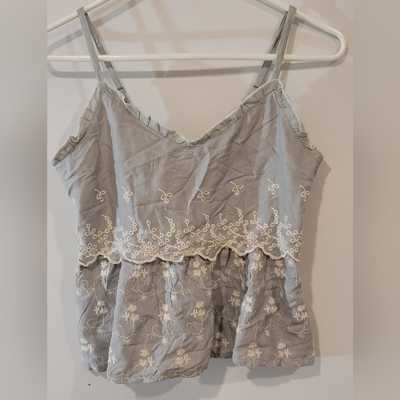 Sim & Sam | Embroidered Floral Sleevelezz crop top | Gray | Size : S NWT - Picture 1 of 4